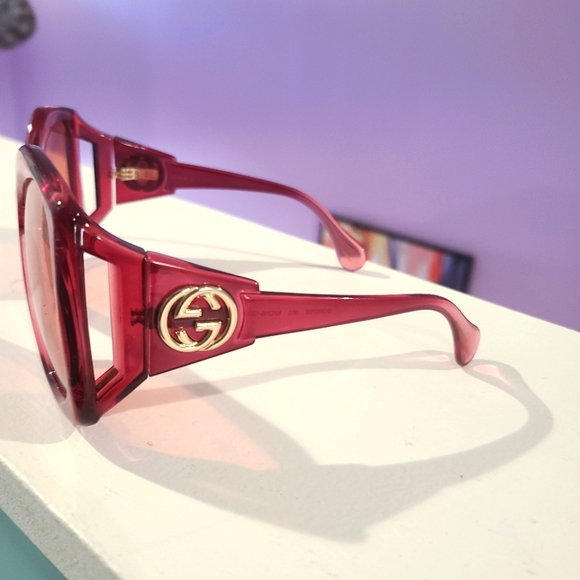 Authentic GUCCI OVERSIZED  SUNGLASSES - Picture 4 of 7